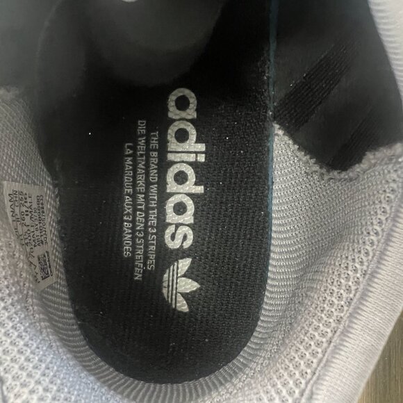 Adidas Tubular Shadow Gray Casual Sneaker SIZE 8 MENS/ SIZE 10 WOMENS - Picture 5 of 6